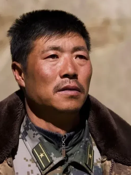英雄团长祁发宝,长着国宝的脸!