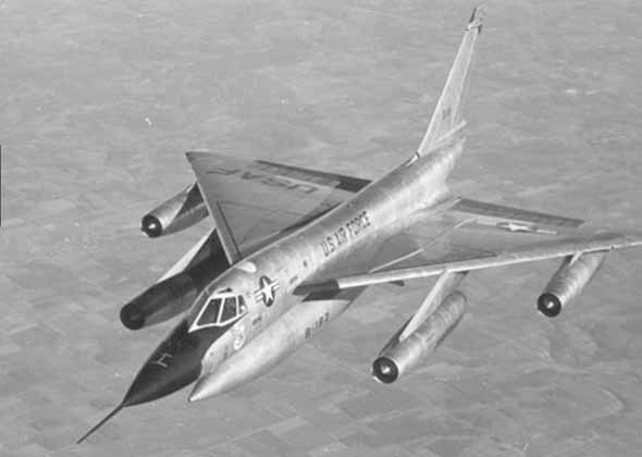 b-58"盗贼"轰炸机:飞行速度接近2马赫,作战半径4000千米!