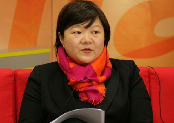 甩掉陈凯歌,4婚嫁帅老公,"丑女"洪晃到底有何魅力?
