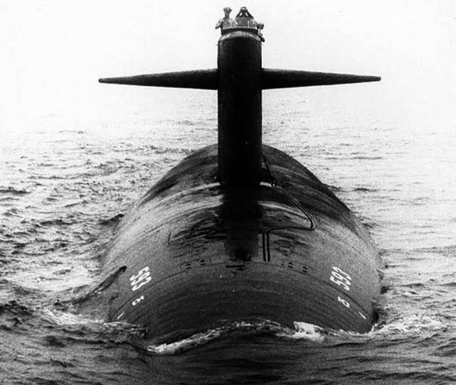 美军长尾鲨号核潜艇沉没,129人无一生还,海中传来地狱