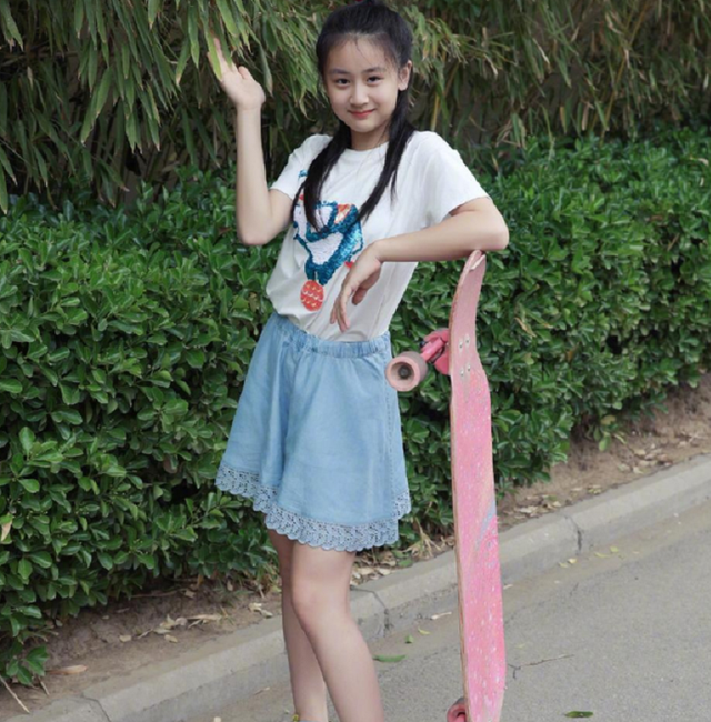 有种"发育"叫田亮女儿,12岁森碟身高近1米7,网友:我酸