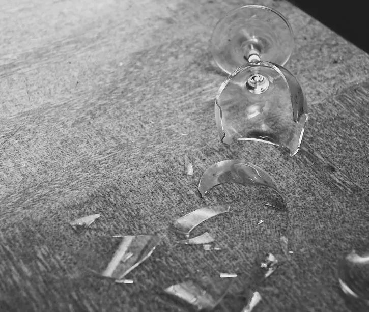 垃圾分类碎了的玻璃杯属于什么垃圾