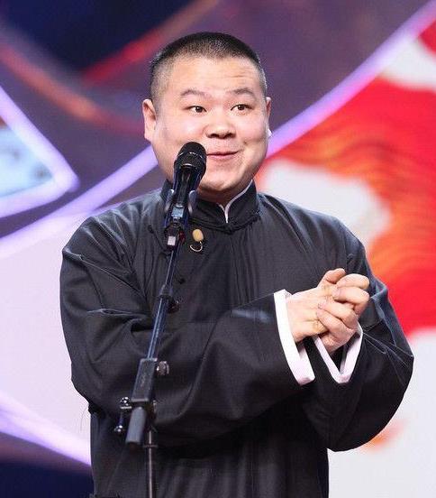 岳云鹏三天上两次热搜,春晚相声作品被批评,看懂行的人怎么说