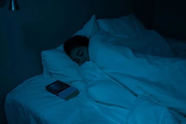 睡不好,睡不着,睡不醒,都是病,就是所谓的睡眠障碍.