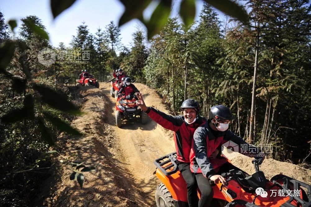 设立的山地越野摩托车体验游玩项目赛道全长 6.5公里