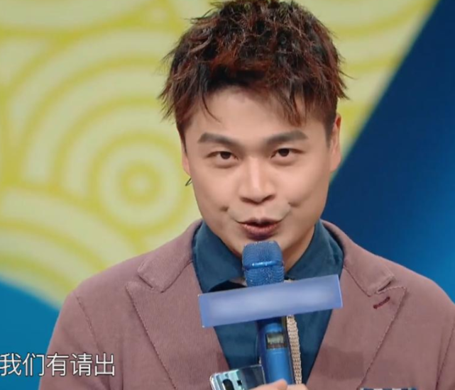 浙江台主持人沈涛,主持进退有度不抢戏,妻子颜值更不输王牌女郎