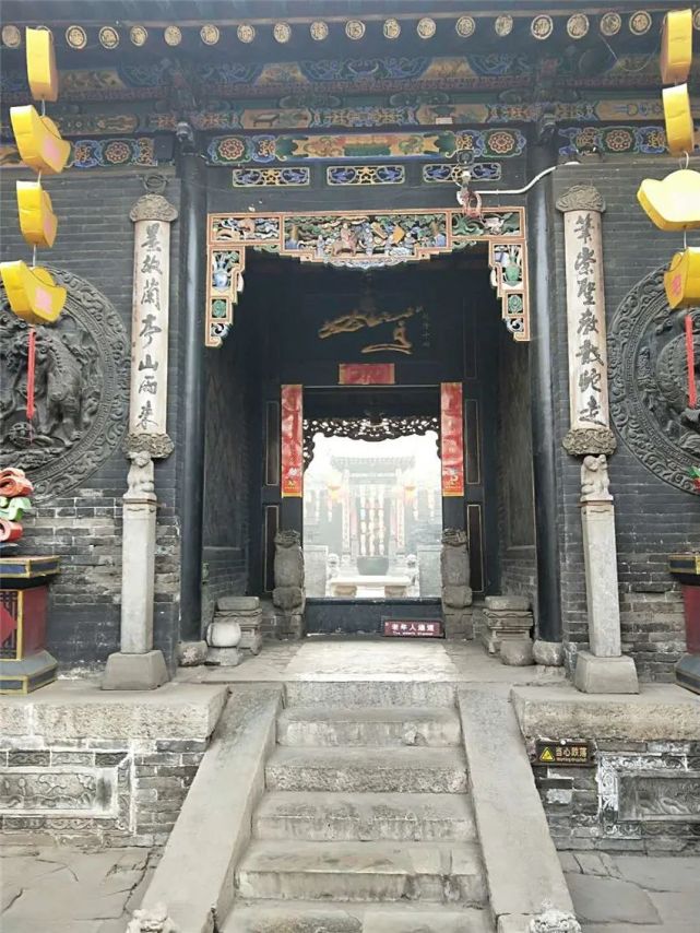 号称"晋商文化博物馆"的渠家大院,号称"长治显赫家族"的申家大院,号称