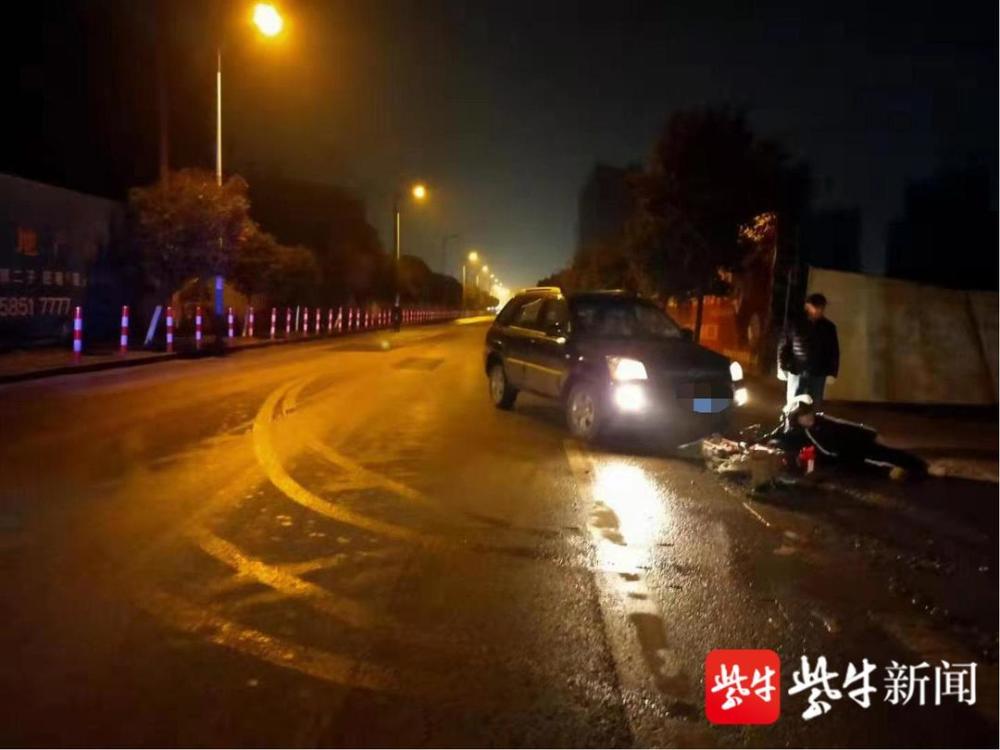 司机自以为夜间没车,疏于观察"转小弯"撞倒电动车_腾讯新闻