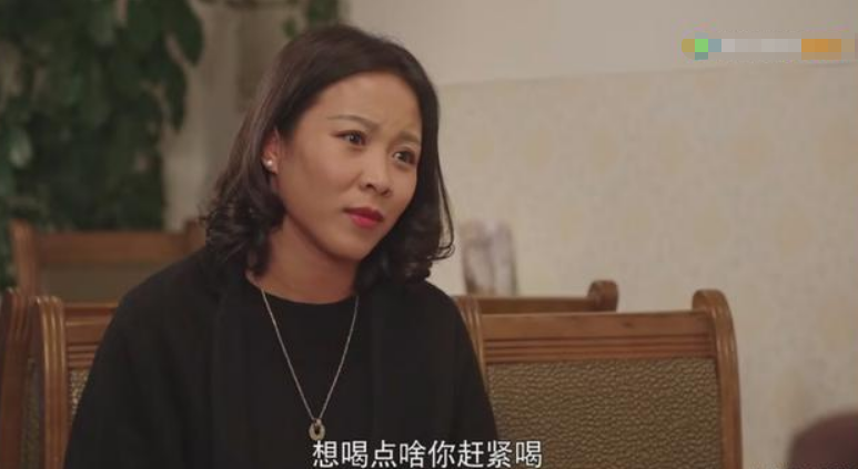 银萍娘"同样也是贾小七戏外的妻子,她还曾在《刘老根3》中扮演过"凤英