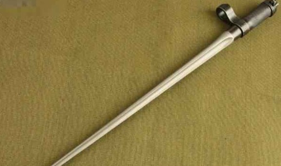 军队制式刺刀的发展史,最为凶残恐怖的冷兵器