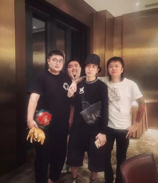 被称为"沪上皇"的秦奋,竟比王思聪还要壕气,他到底什么来头?