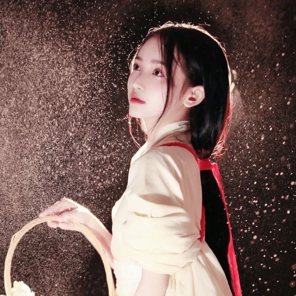女生头像|白月光与朱砂痣
