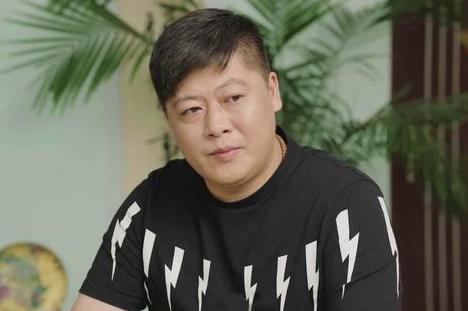 过去的《乡村爱情》当电视剧看,如今拍到13季,只能当小品看