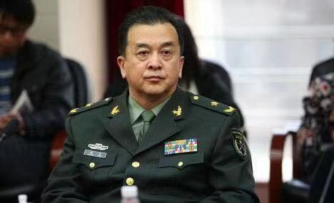 国家一级演员黄宏,享少将军衔上午停职下午带走,真相不简单!