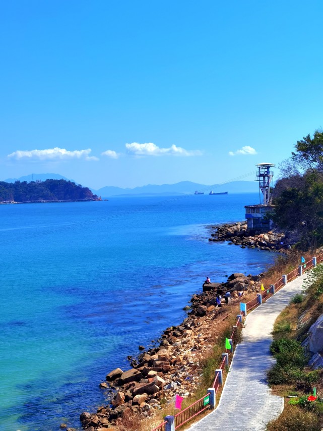 深圳大梅沙海滩风景,漫步海滨栈道吹吹海风,拍拍照片