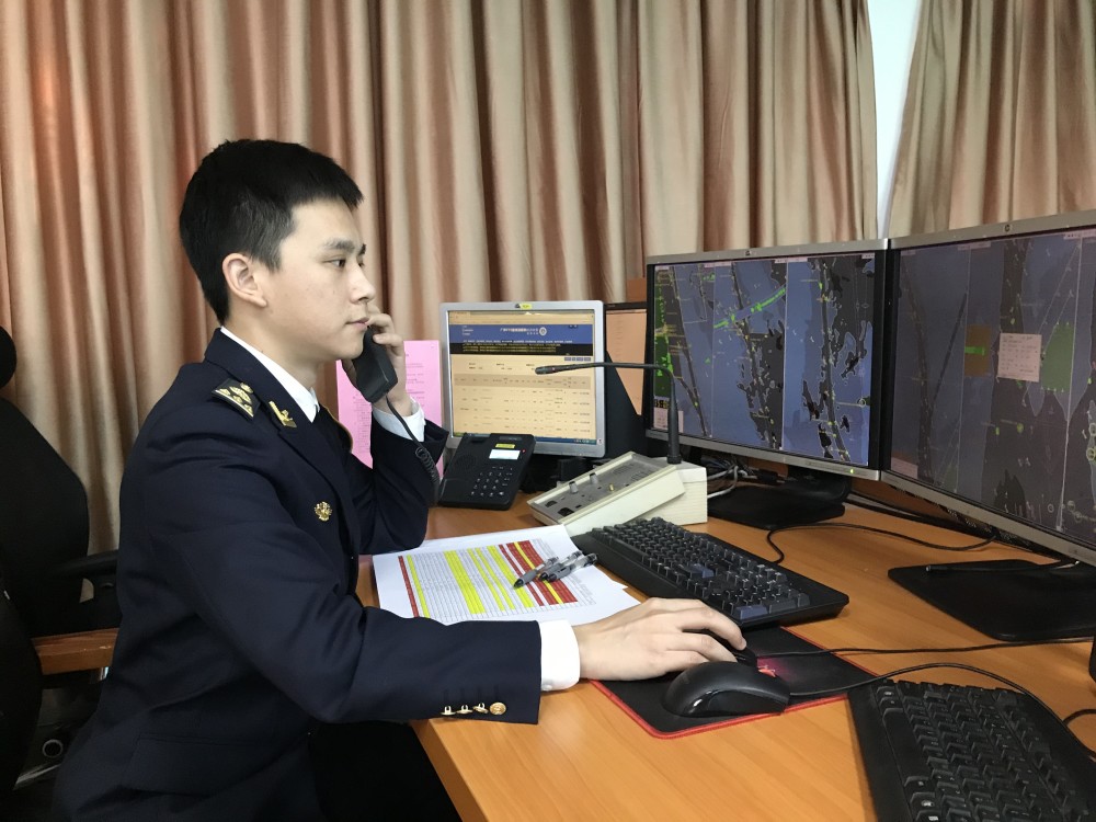 由于事发水域位于珠江与东江交汇处,水上交通流复杂,过往船舶较多
