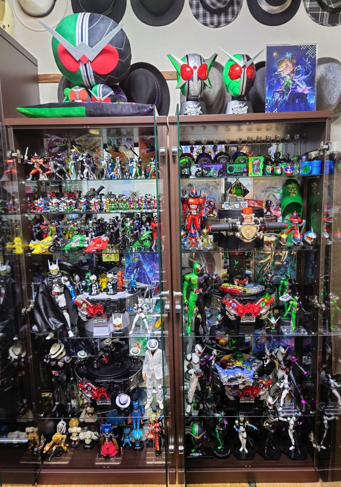 假面骑士看漫迷如何炫富晒手办不算啥现在流行晒展示柜