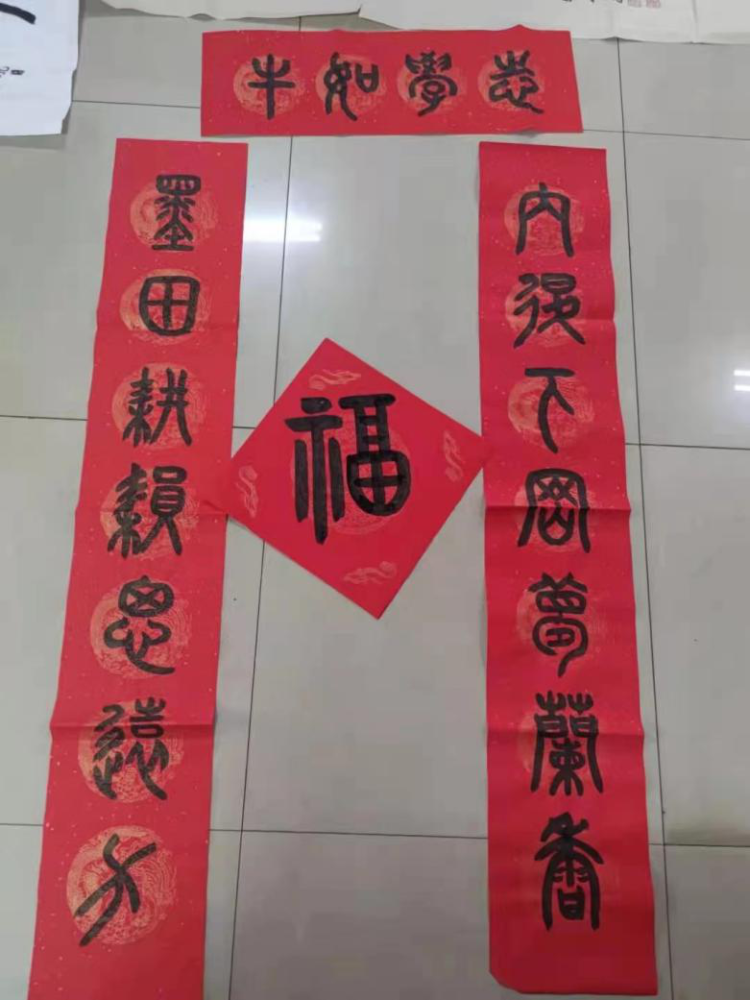 没想到,学了诗词楹联,琴棋书画,每天喝酒品茶,写字画画,才发现美好