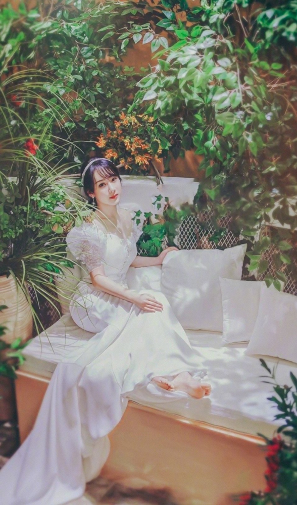长脸婚纱造型_动漫婚纱情侣头像