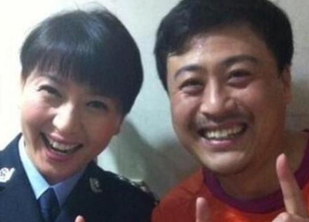 闫学晶自曝离异二婚,45岁为现任生二胎,仍和前夫继女