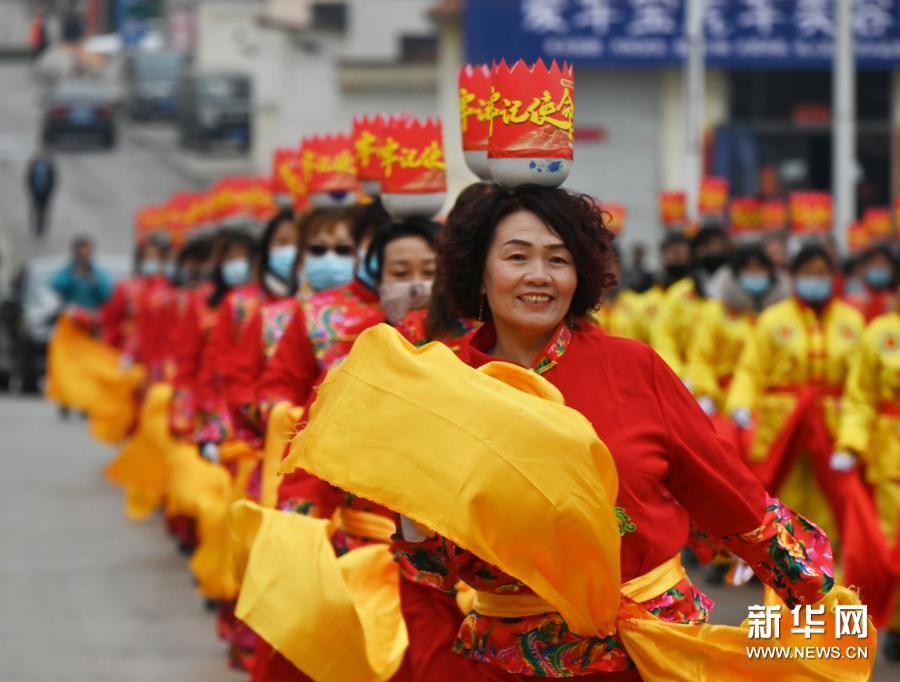 顶灯是流行于山西省武乡县西部的一种极具地方特色的民间社火形式.