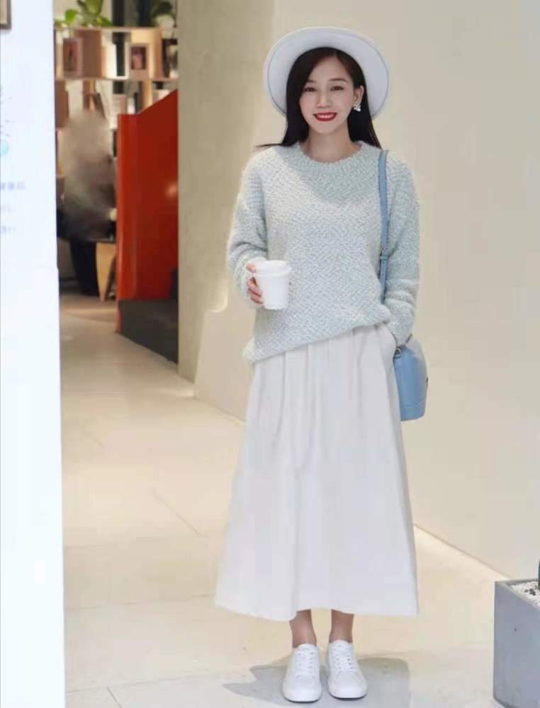 春天女人怎么穿衣服显年轻