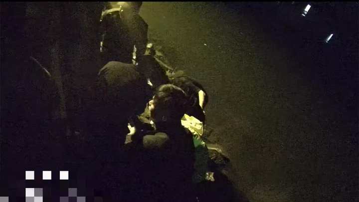 梦见丧尸要追杀自己和家人，预兆有不好的事情发生吗？