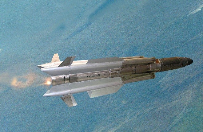 新型高超音速导弹研发中,比东风 17还厉害,美国承认无法拦截