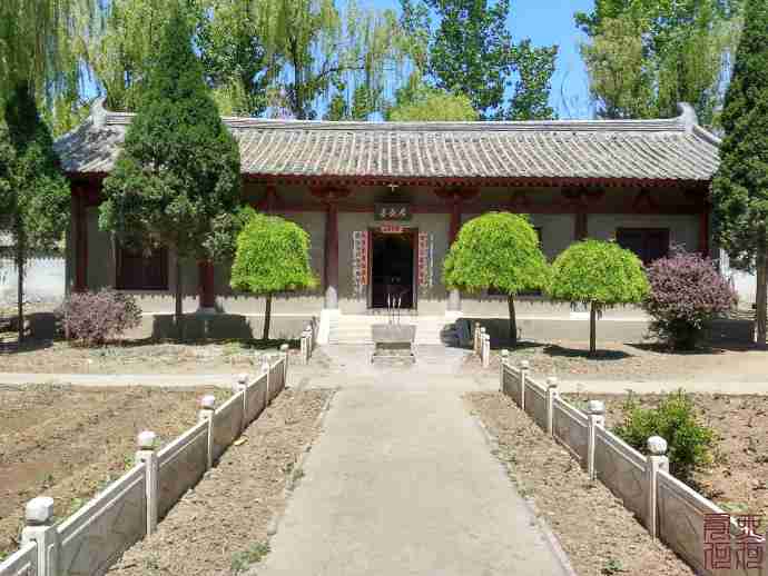 郦道元故居,位于涿州市道元村.重建于1995年,占地3493.12平方米.