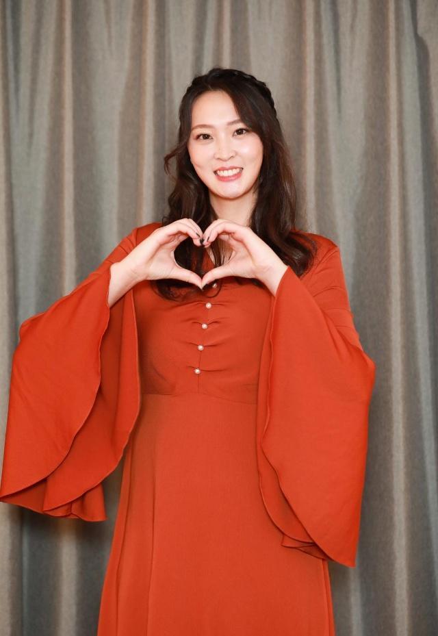 惠若琪穿旗袍,身材好似美人鱼!老公有钱又帅,眼里都是