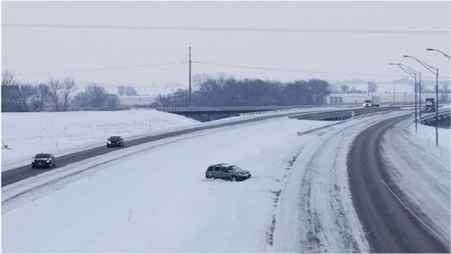 "德州的雪是假的,拜登策划了德州雪灾"美国阴谋论为何这么多?