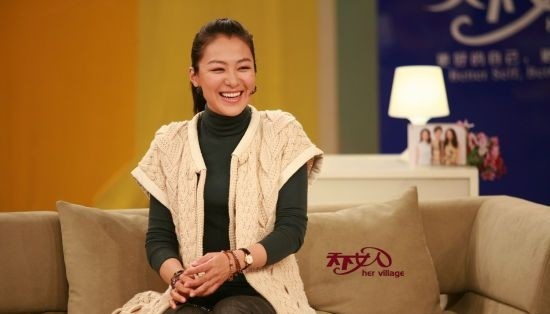 沈傲君和老公结婚12年低调恩爱育有一子老公是外交官