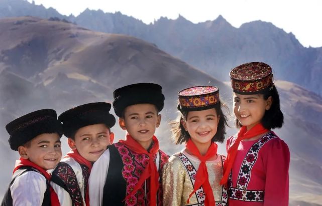 展览预告|天山放歌——新疆各族人民幸福生活主题摄影