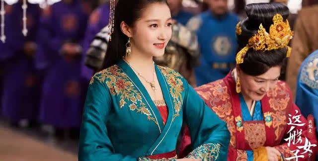 关晓彤手绘三幅画告别"班婳",《我就是这般女子》收官!