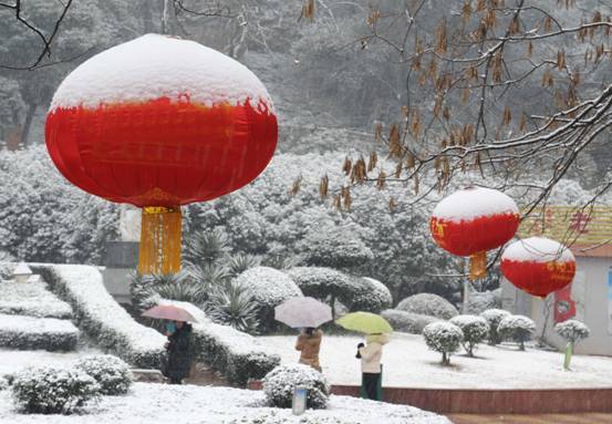 农村俗语八月十五云遮月正月十五雪打灯啥意思