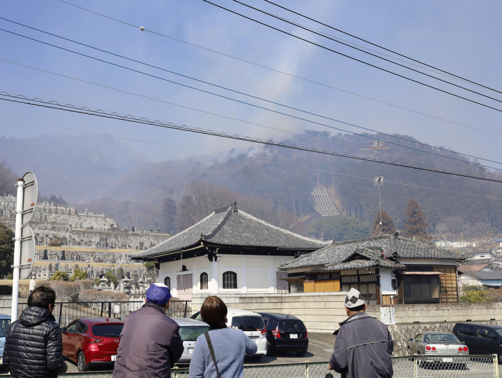 外代一线日本栃木县森林大火已烧毁765公顷山林