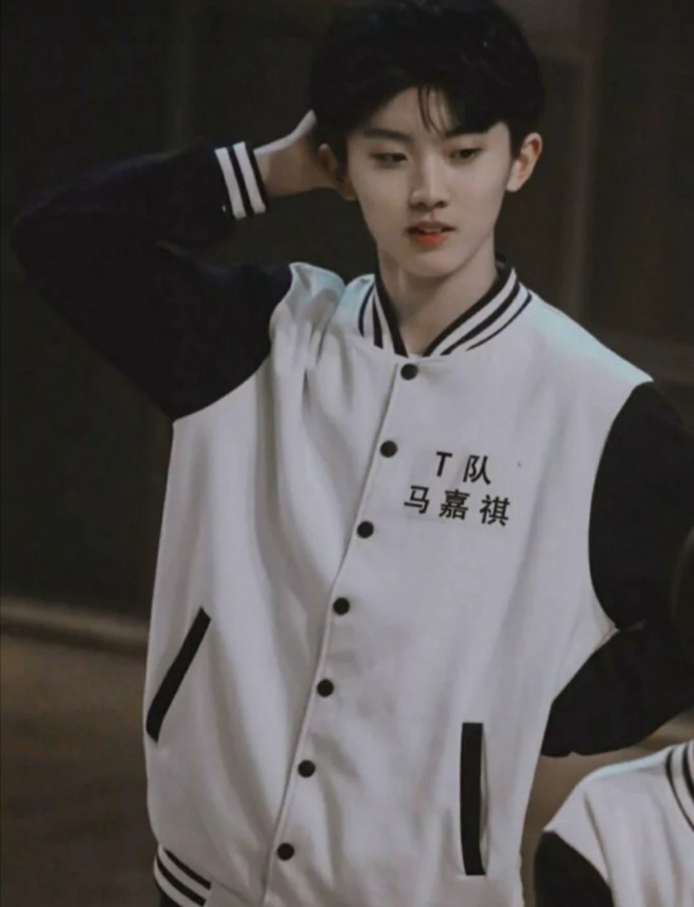 马嘉祺壁纸:小马加油,不怕跌倒
