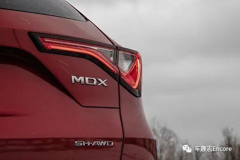 2022年讴歌mdx sh-awd是驾驶员的家庭牵引车