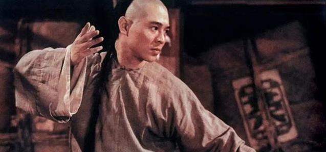 方世玉一身铜皮铁骨,武艺高强,为何24岁被踢了一脚就
