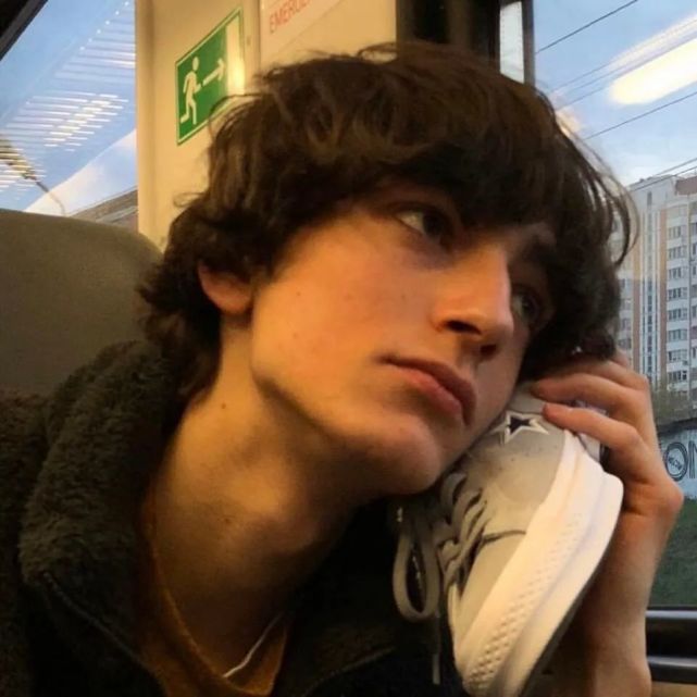 男生头像|小众高级感欧美男头