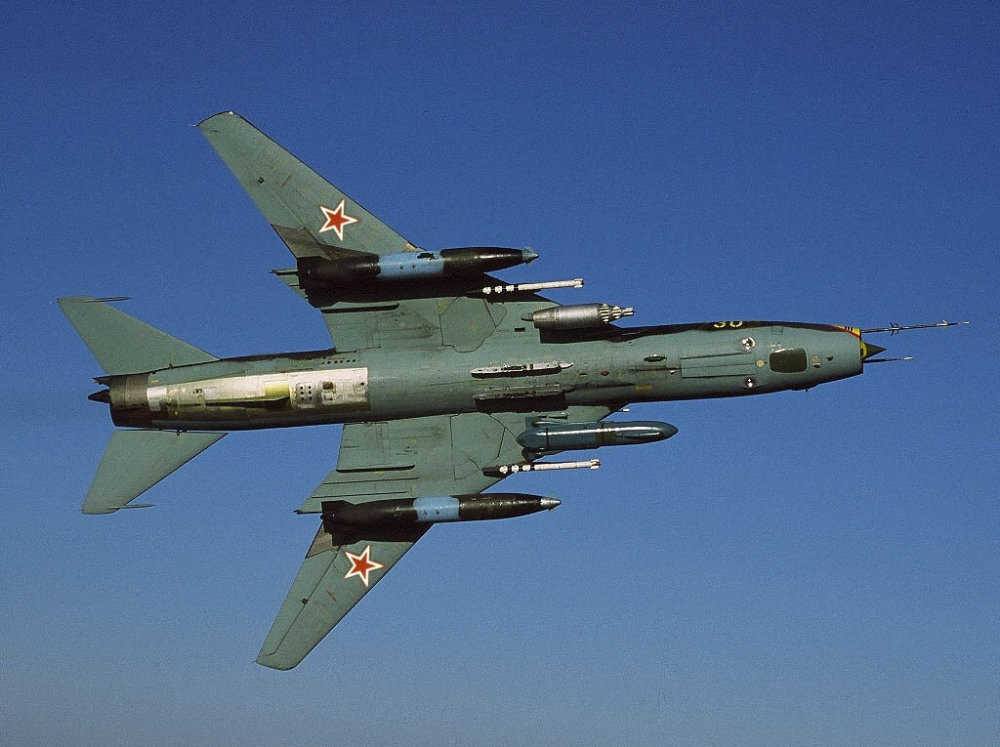 苏联传奇战斗轰炸机su-17(上)
