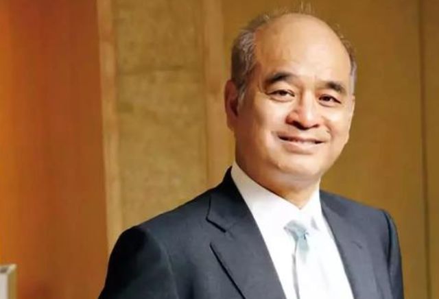 香港富豪郑裕彤,为败家儿子在广州250亿建三栋楼,每年收租120亿