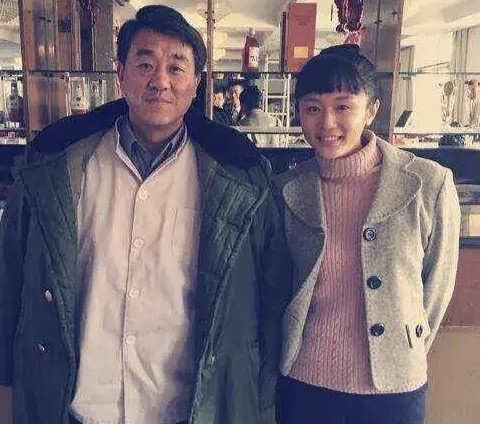 李海洋倒贴5000块嫁给何冰,丈夫37岁终于走红!多亏了