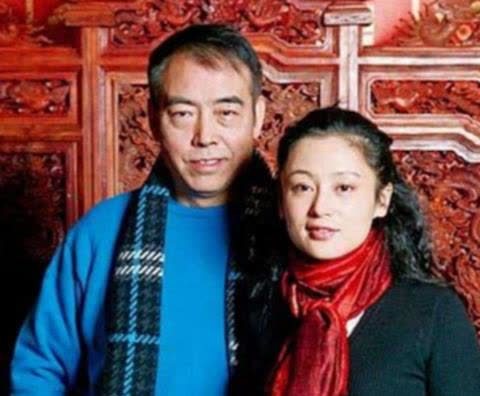 陈凯歌前妻洪晃住农村晒近况,村里简陋接地气,状态不如陈红