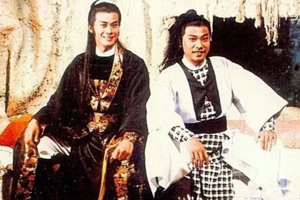 吴孟达出演了 《楚留香传奇》中的男二胡铁花,一炮而红.