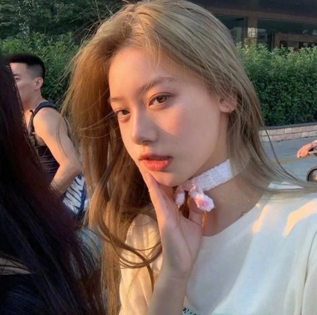 《女生头像》女生a爆头像,小心点,不然我打你