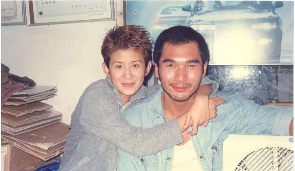 吴君如和陈可辛相伴23年,育有一女,不着急结婚,因为相信感情