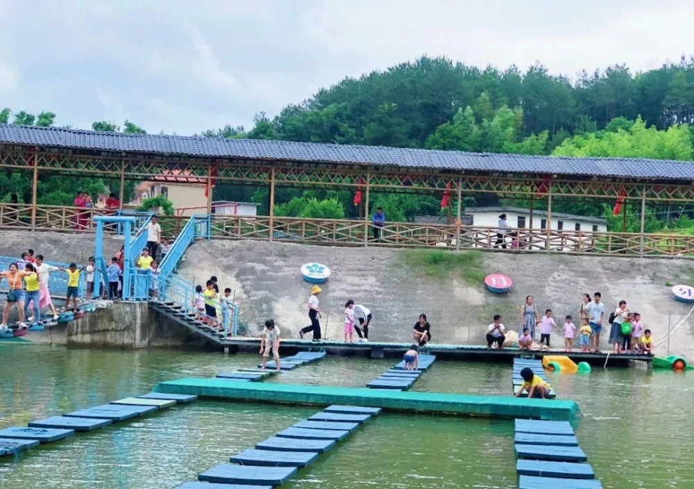 迎新春 游于都 去银坑和乐园生态景区 这里有油菜花海,特色民宿 七彩