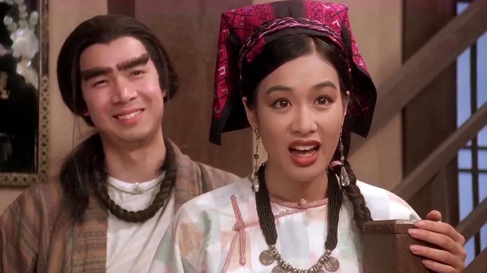 其实,钟丽缇与吴孟达有过多部电影的合作,诸如《破坏之王《食神》