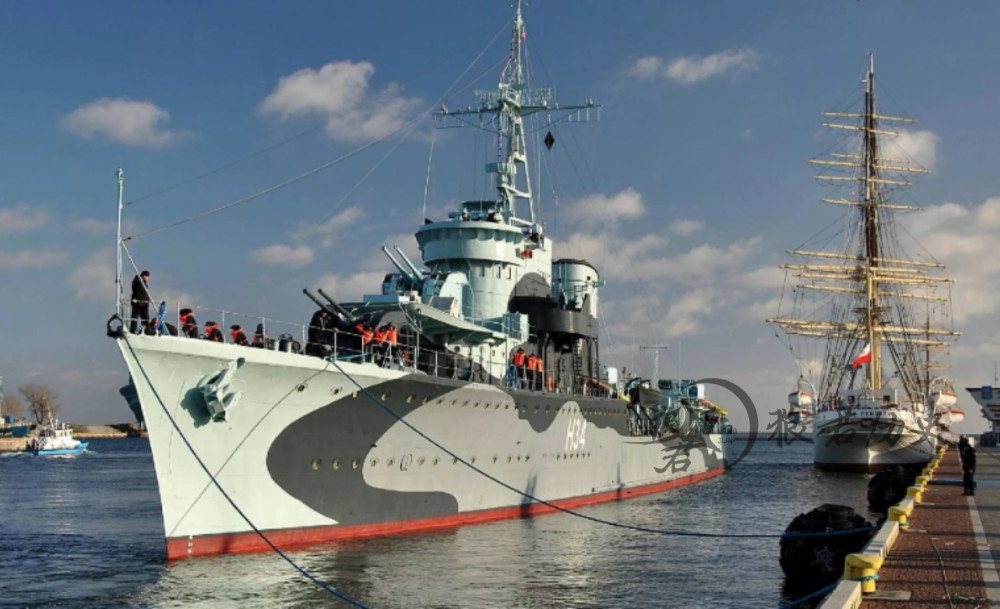 战后被改为博物馆的"闪电"号驱逐舰,已经是波兰纪念二战的圣地